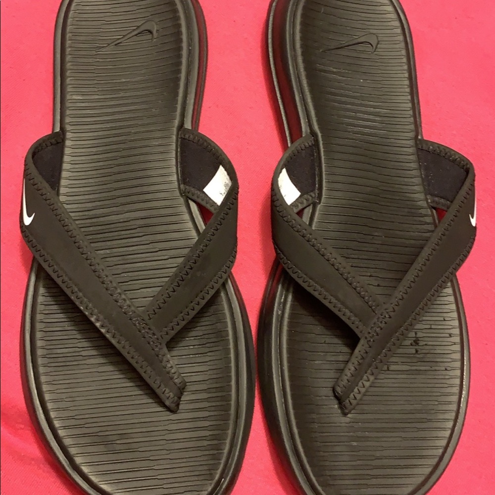 Nike Ultra Celso thong flip flops